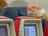 Delta uçağında 11 yolcu hastanelik oldu