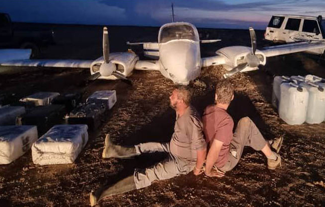 Venezuela’da kokain yüklü uçağa el kondu; pilotlar tutuklandı