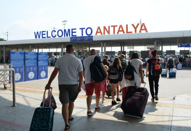 Antalya Havalimanı yolcularına önemli duyuru
