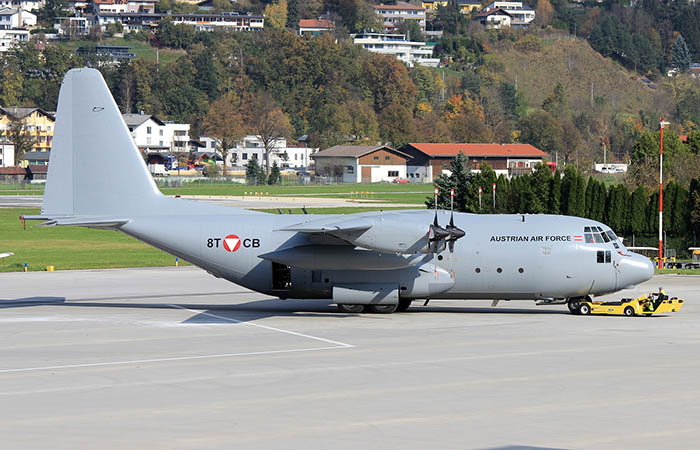 Avusturya nakliye uçağı C-130 arıza yaptı