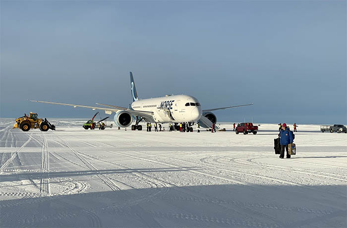 Antartika’ya inen ilk B787 Dreamliner oldu