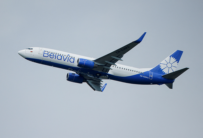 Belavia’nın İstanbul-Minsk uçağı kalkışta lastik patlattı
