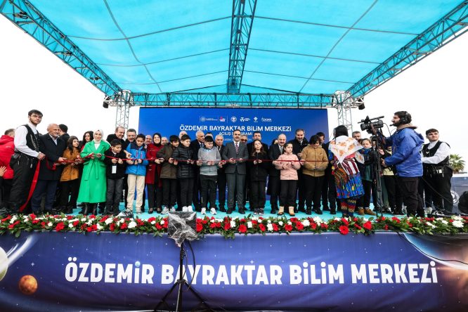 Trabzon Özdemir Bayraktar Bilim Merkezi açıldı