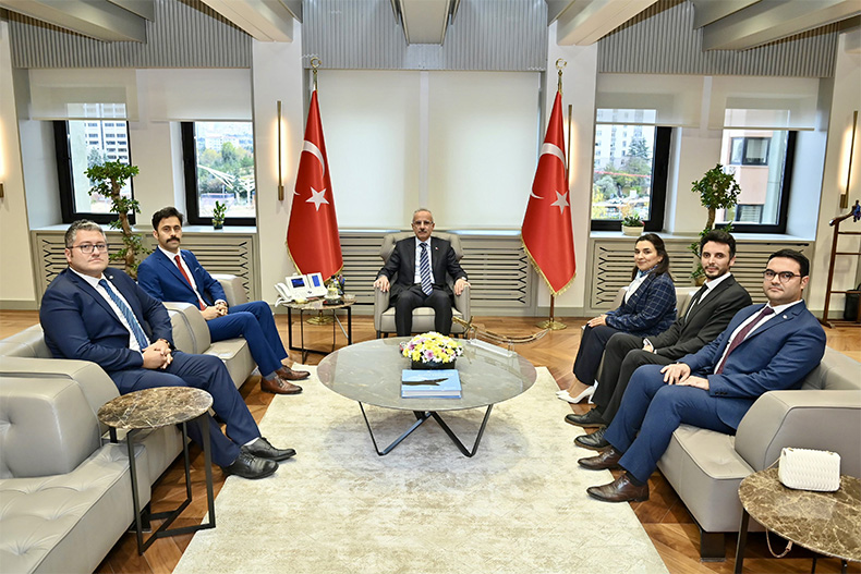 Bakan Uraloğlu, HTK-SEN üyelerini ağıladı