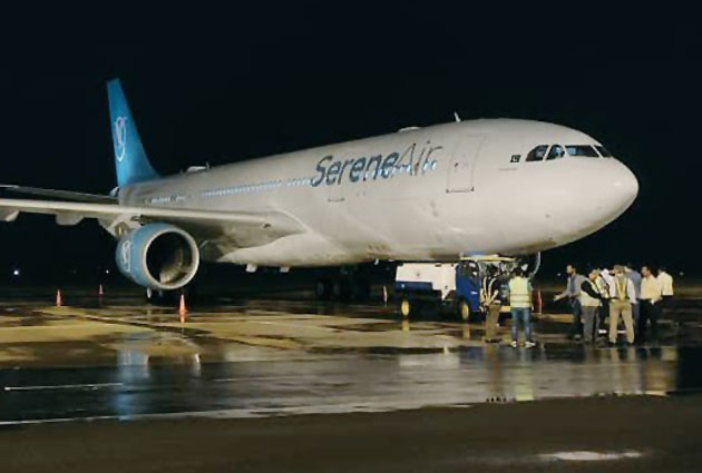 Serene Air uçağın İslamabad’da inişte domuza çarptı