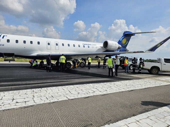 Rwandair Express’in CRJ-900’ün kalkışta lastiği patladı