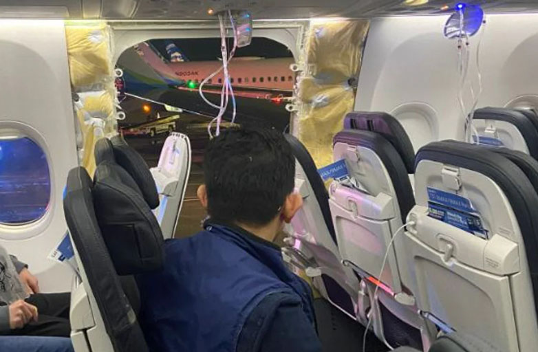 B737 MAX 9’un kapısı koptu uçak acil indi