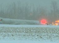 AA uçağı ERJ-145LR inişte pistten çıktı