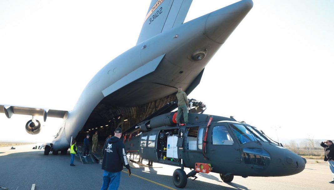 Arnavutluk’a ilk UH-60 Black Hawk teslimatı yapıldı