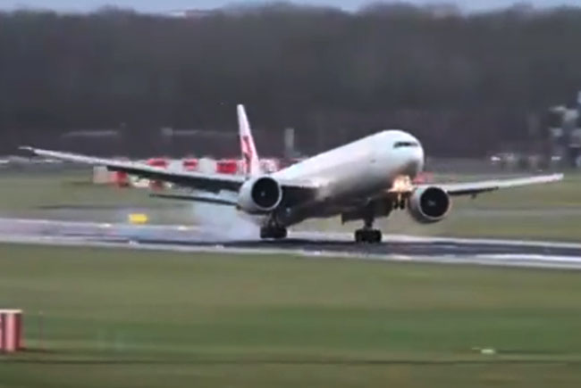 Schiphol’de B777’nin rüzgarla imtihanı