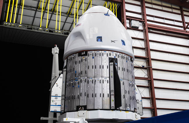 SpaceX’in Dragon kapsülü fırlatma rampasında