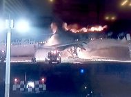 JAL uçağı Haneda Havalimanı’nda alev topuna döndü