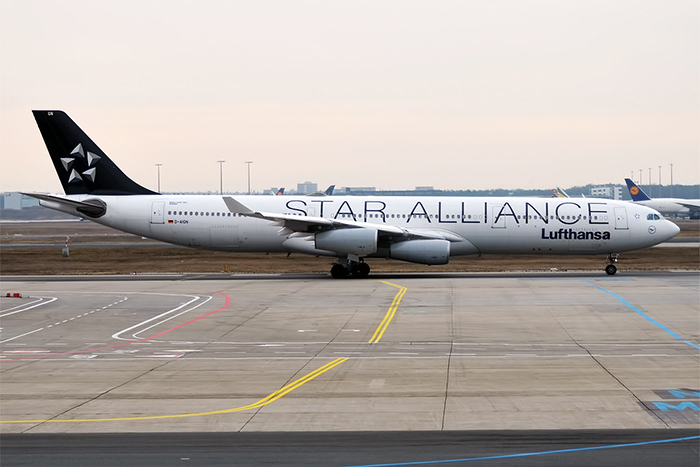 Lufthansa’nın A340-600’üne kalkışta kuş çarptı
