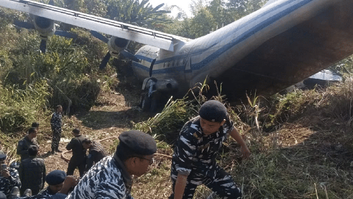 Myanmar Hava Kuvvetleri’nin nakliye uçağı pistten çıktı