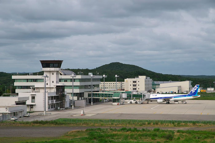 Japonya’da deprem havalimanı kapattı