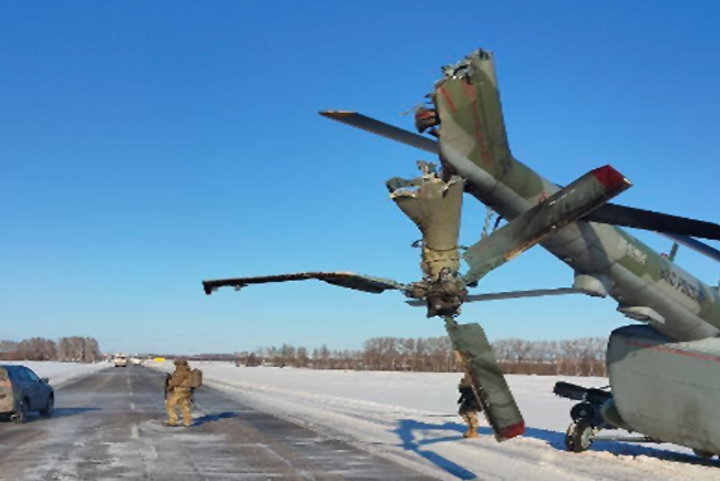 Rus ordusunun Mi-8’i elektrik tellerine çarptı