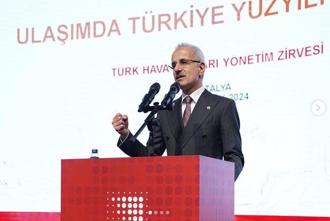 Abdulkadir Uraloğlu, THY zirvesinde konuştu