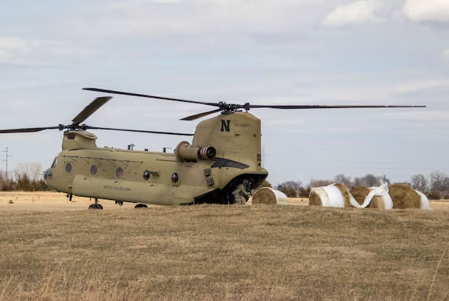 ABD’de Nebraska’da CH-47 Chinook acil indi