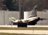 Ohio’da F-16 inişte pistten çıktı