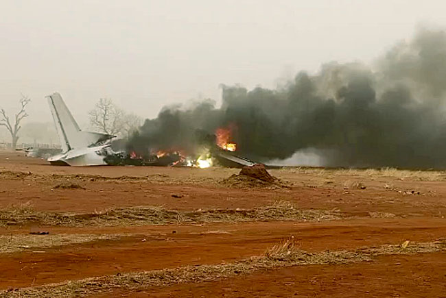 Güney Sudan’da An-26 inişte kaza yaptı, yandı