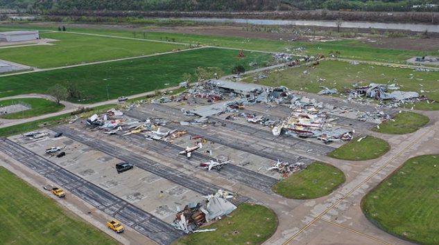 ABD’de kasırga havalimanına ciddi hasar verdi