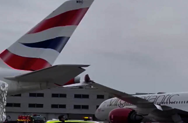 Heathrow Havalimanı’nda B787 ile A350 çarpıştı