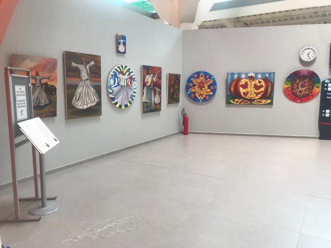 Ercan Havalimanı’nda “Aşk Yolcusu” sergisi