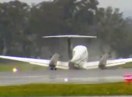 Super King Air tipi uçak gövde üstü indi