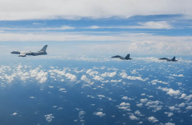 Çin Tayvan’ı cezalandırmak için tatbikat yaptı