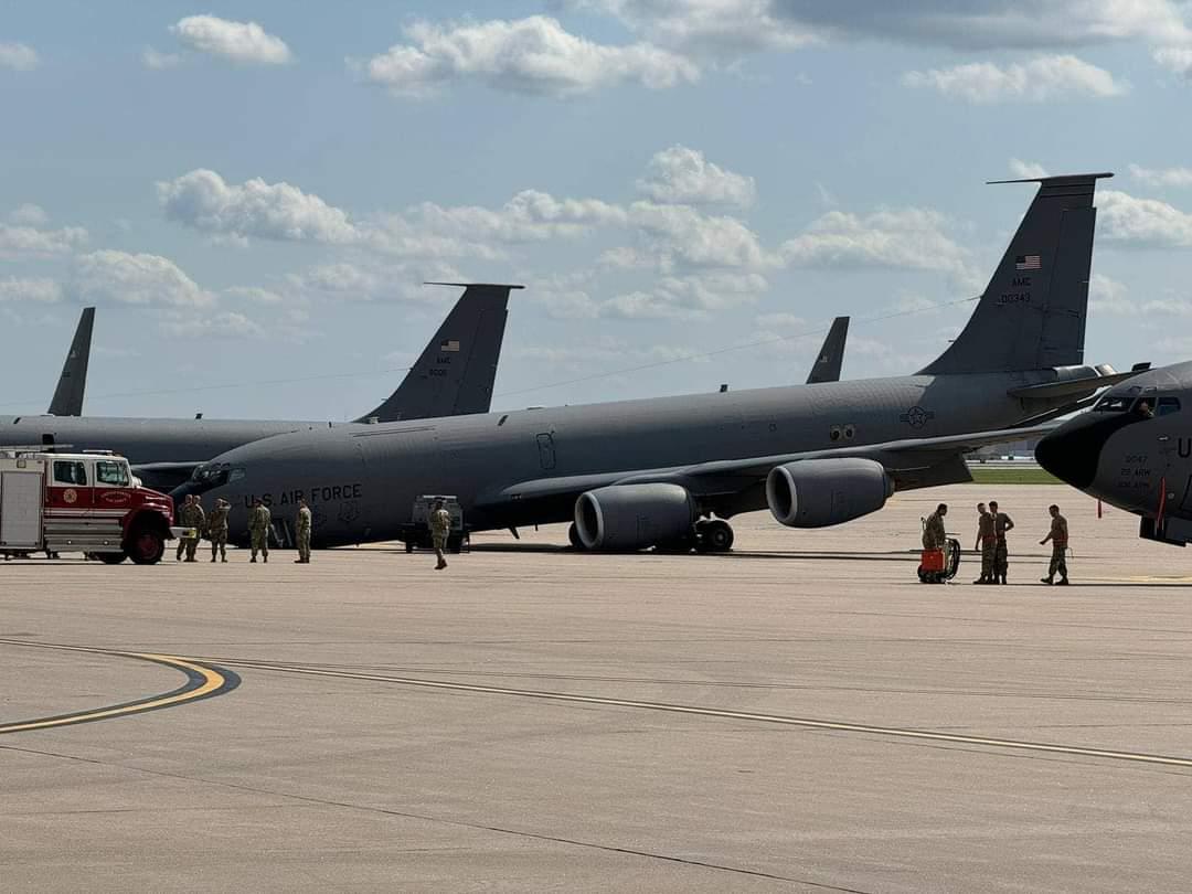 ABD’ye ait KC-135’in Kansas’ta ön dikmesi çöktü