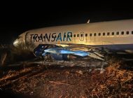 Transair’in B737-300’ü inişte pistten çıktı