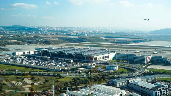 İSG’de uçağı kaçıran yolcu aprona girdi
