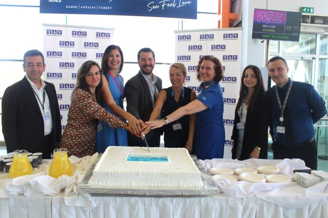 Wizz Air, Adnan Menderes Bükreş uçuşları başladı