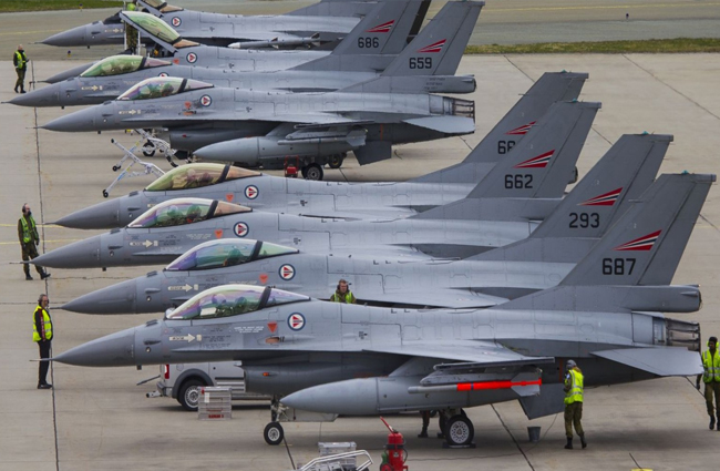 Hollanda Ukkrayna’ya 24 adet F-16 gönreceğini açıkladı