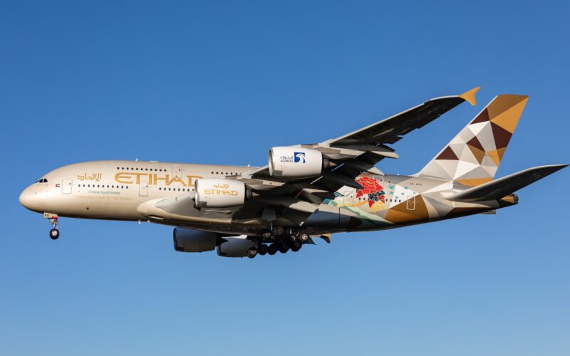 Etihad Airways Toronto’ya A380 ile uçmaya başladı