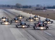 Türk Hava Kuvvetleri’nin F-4 uçakları fil yürüyüşü yaptı