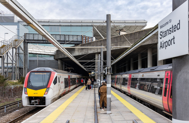 Londra Stansted Havalimanı tren yocularına uyarı