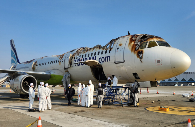 Air Busan uçağını şarj cihazı yakmış