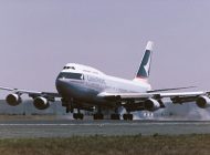 Cathay Pacific’in B747-400 uçağı arızalandı geri döndü