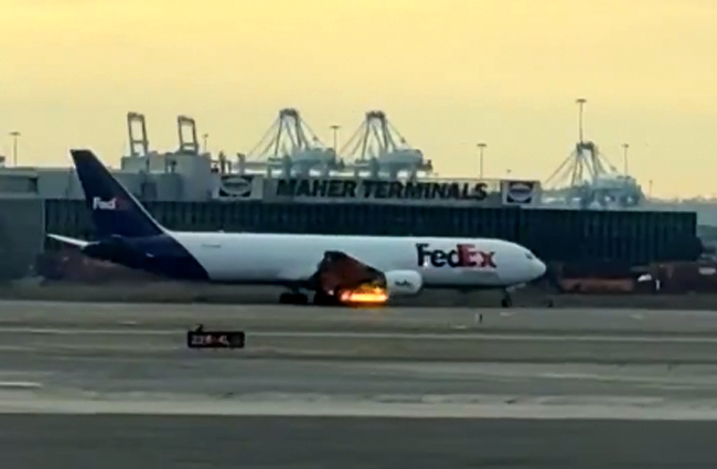 Fedex’in B767-300’ü Indianapolis’e acil indi