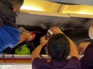 Hong Kong Airlines uçağı kabininde yağın çıktı