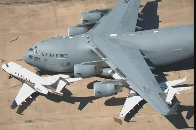 Teksas’ta özel jet C-17 Globemaster’a çarptı