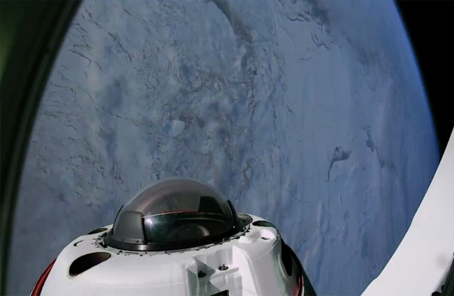 SpaceX Falcon 9 roketi 4 kişi ile kutup yolculuğuna çıktı