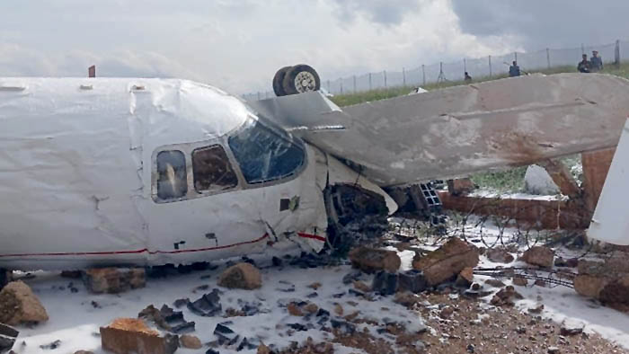 Fas’ta Hawker 800XP inişte pisten çıktı duvara çarptı