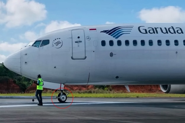 Garuda Havayolu uçağının inişte tekeri koptu