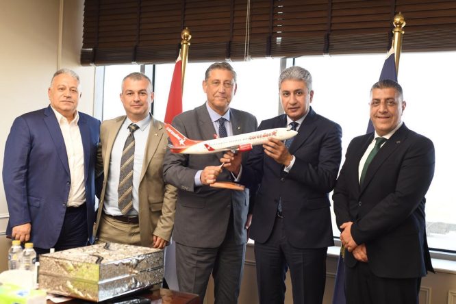 Corendon Patronu Karaer Mısırlı bakanlarla bir araya geldi