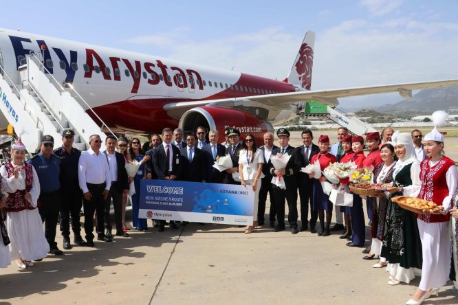 FlyArsytan’ın ilk yolcuları Gazipaşa’da törenle karşılandı