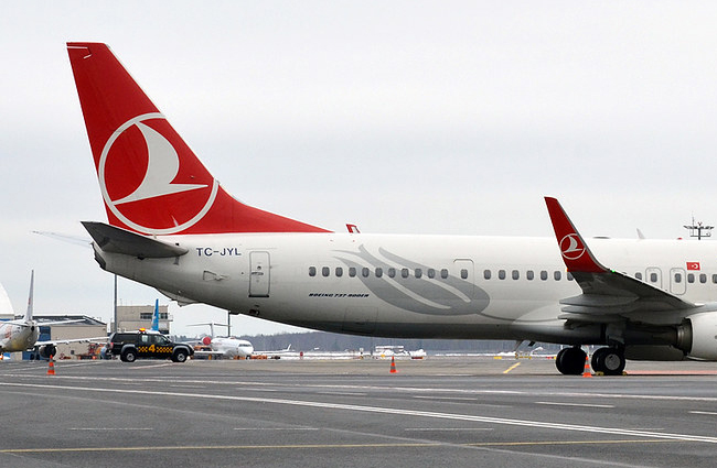 THY’nin B737-900’ü Beyrut’ta arızalandı