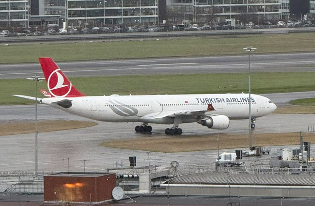 THY Heathrow-İstanbul uçağı geri döndü