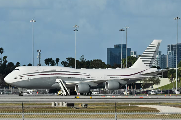 Katar ABD Başkanı Trump’a B747 hediye etti